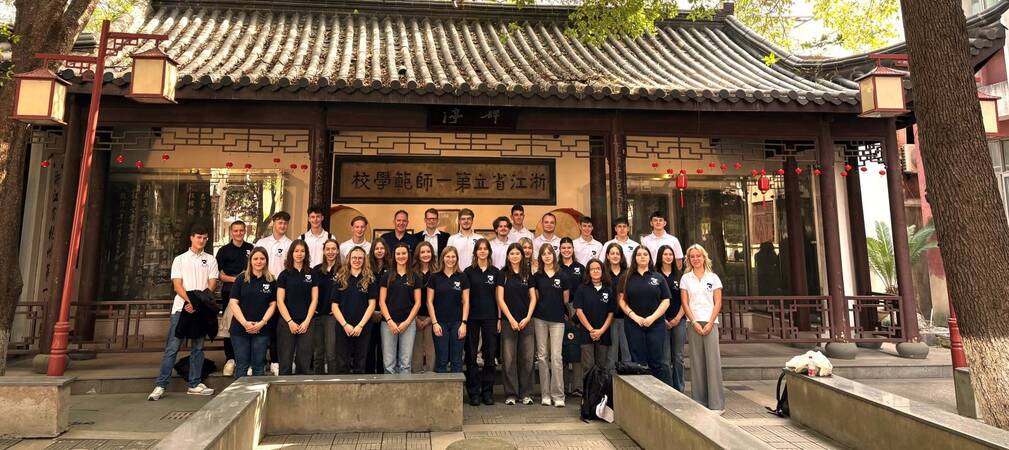Schülergruppe beim Besuch in China 2025