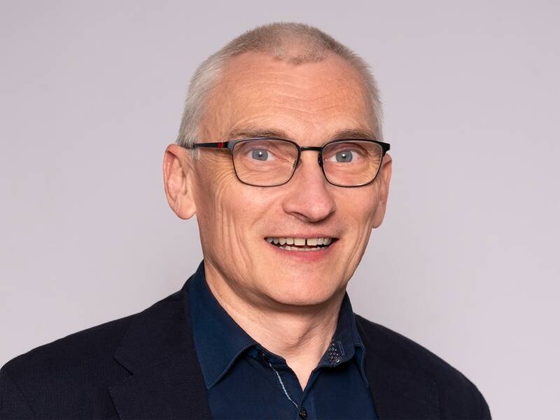 Das Bild zeigt Herrn Lütjohann
